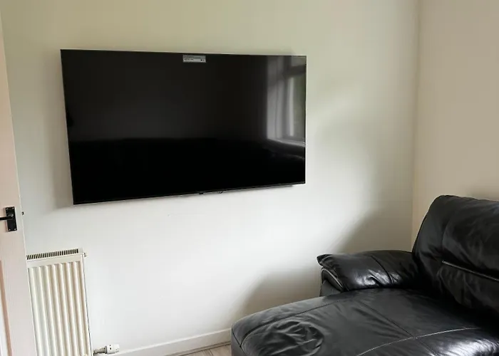 Cozy 2 Bedroom Cottage In Kirkcaldy