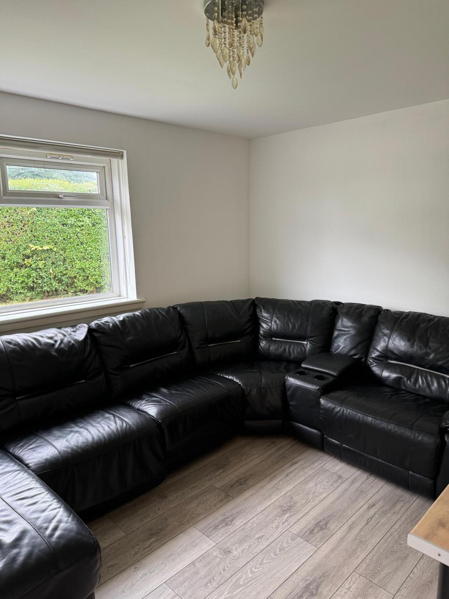 Cozy 2 Bedroom In Holiday home *
